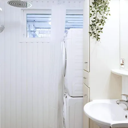 7 Person In Holbaek-by Traum