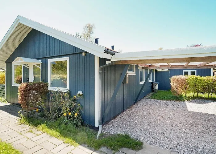7 Person In Holbaek-by Traum